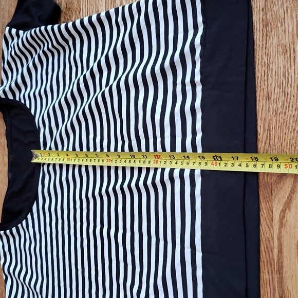 (L) Classic Striped Short Sleeve Slightly Sheer Front Shirt Casual Everyday - Picture 3 of 5